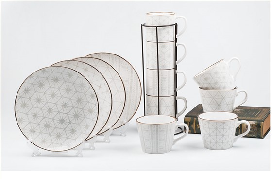 Stoneware dinner set 