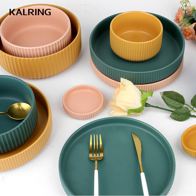 Vertical bar relief tableware